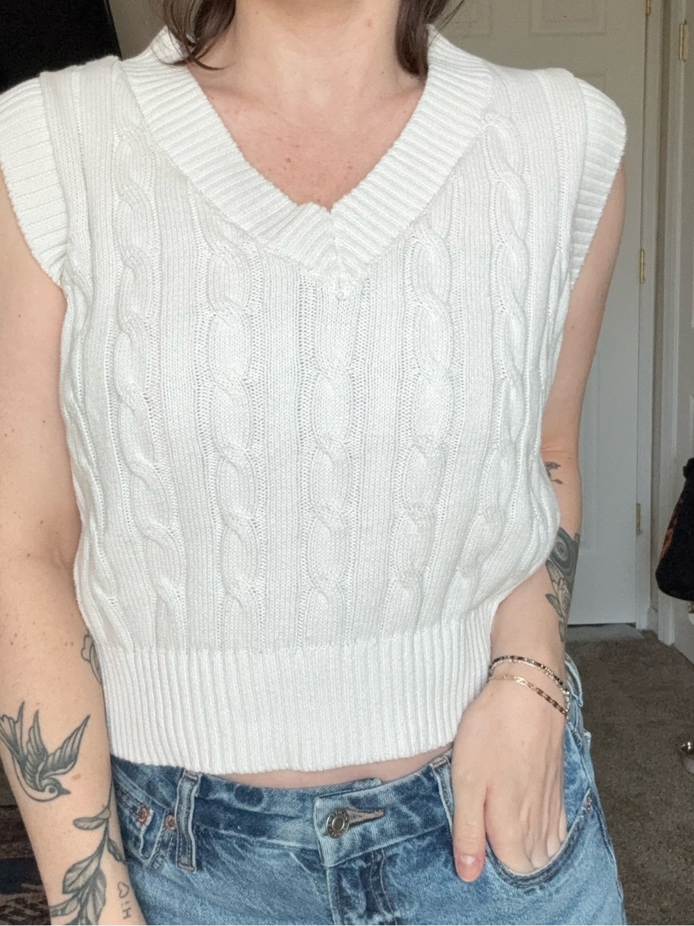 Forever 21 White Cable Knit Sleeveless V-Neck Sweater Vest